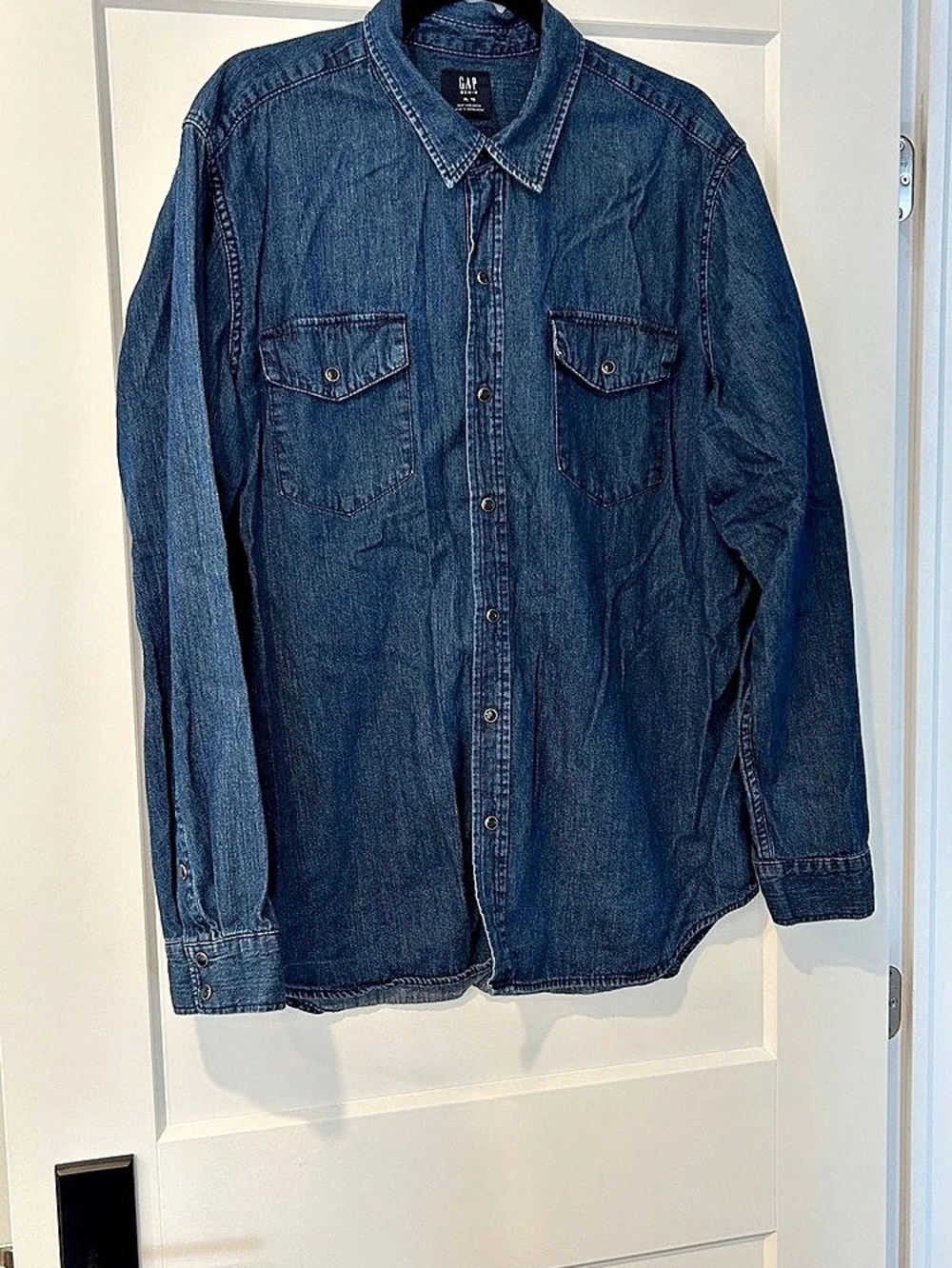 GAP Men’s snap button cotton denim shirt XL -New without tags